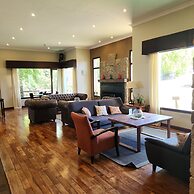 Xelena Hotel & Suites