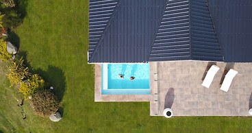 Xelena Hotel & Suites