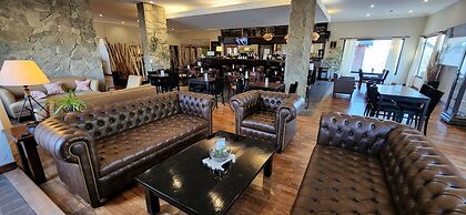 Xelena Hotel & Suites