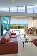 Azure Sea Whitsunday Resort