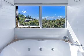 Azure Sea Whitsunday Resort