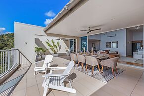 Azure Sea Whitsunday Resort
