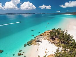 Azure Sea Whitsunday Resort