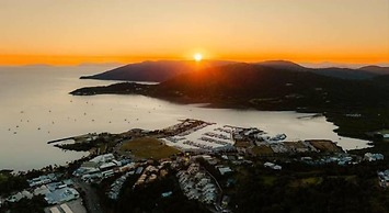 Azure Sea Whitsunday Resort