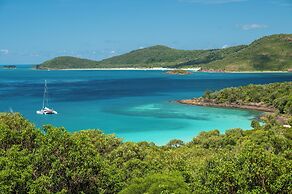 Azure Sea Whitsunday Resort