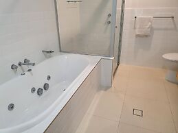 Azure Sea Whitsunday Resort