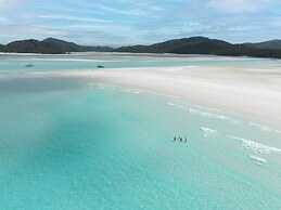 Azure Sea Whitsunday Resort