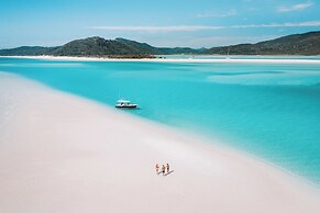 Azure Sea Whitsunday Resort
