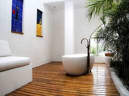 Country International Hotel