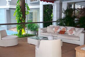 Country International Hotel