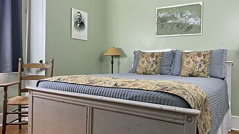 Lightner Farmhouse B&B