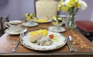 Lightner Farmhouse B&B