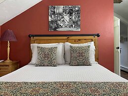 Lightner Farmhouse B&B