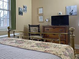 Lightner Farmhouse B&B