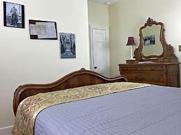 Lightner Farmhouse B&B