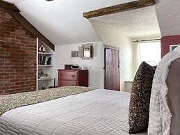 Lightner Farmhouse B&B