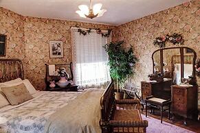The Queen, A Victorian Bed & Breakfast