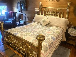 The Queen, A Victorian Bed & Breakfast