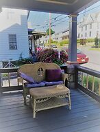 The Queen, A Victorian Bed & Breakfast