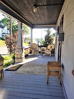 The Queen, A Victorian Bed & Breakfast