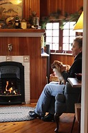 The Queen, A Victorian Bed & Breakfast