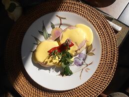 The Queen, A Victorian Bed & Breakfast