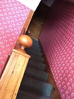 The Queen, A Victorian Bed & Breakfast