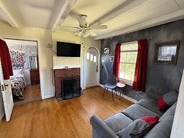 Eden Village Motel & Cottages