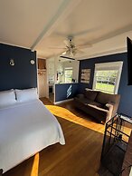 Eden Village Motel & Cottages
