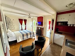 Eden Village Motel & Cottages