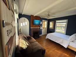 Eden Village Motel & Cottages