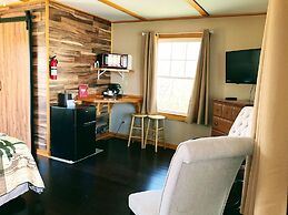 Eden Village Motel & Cottages