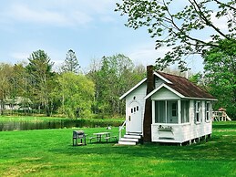 Eden Village Motel & Cottages