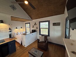 Eden Village Motel & Cottages