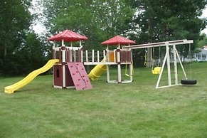 Eden Village Motel & Cottages