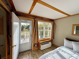 Eden Village Motel & Cottages