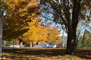 Eden Village Motel & Cottages
