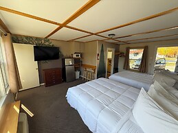Eden Village Motel & Cottages