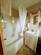 Eden Village Motel & Cottages