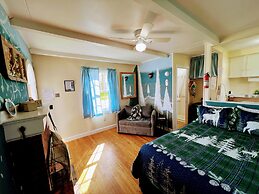 Eden Village Motel & Cottages