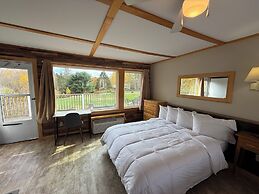 Eden Village Motel & Cottages