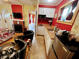 Eden Village Motel & Cottages