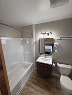 Eden Village Motel & Cottages
