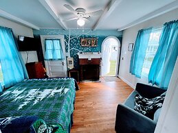 Eden Village Motel & Cottages