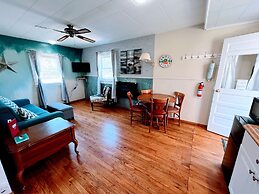 Eden Village Motel & Cottages