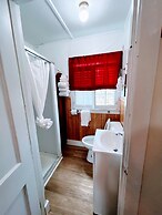 Eden Village Motel & Cottages