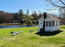 Eden Village Motel & Cottages