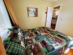 Eden Village Motel & Cottages