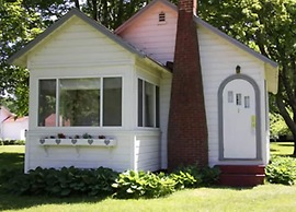 Eden Village Motel & Cottages