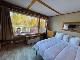 Eden Village Motel & Cottages
